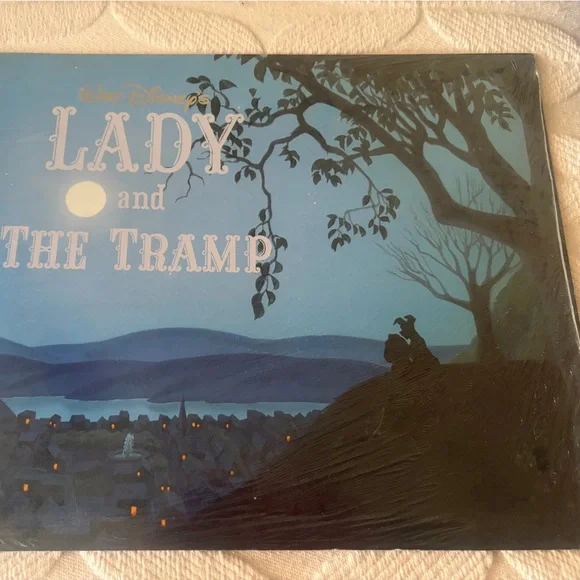 New and sealed Disney lithographs. 4 scenes from Lady and the Tramp. Beautiful! - Picture 2 of 3